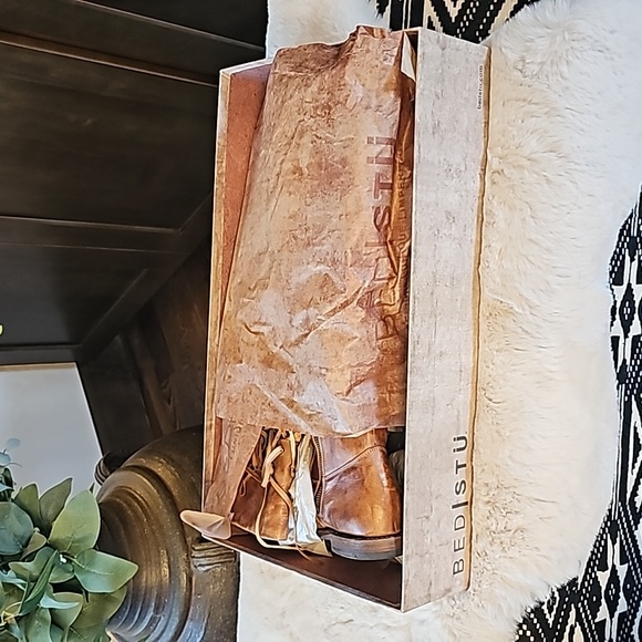 Closing my Poshmark closet! Gorgeous Bed Stu Boots - Picture 6 of 7